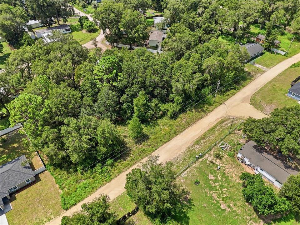 На продажу: $27,000 (0.22 acres)