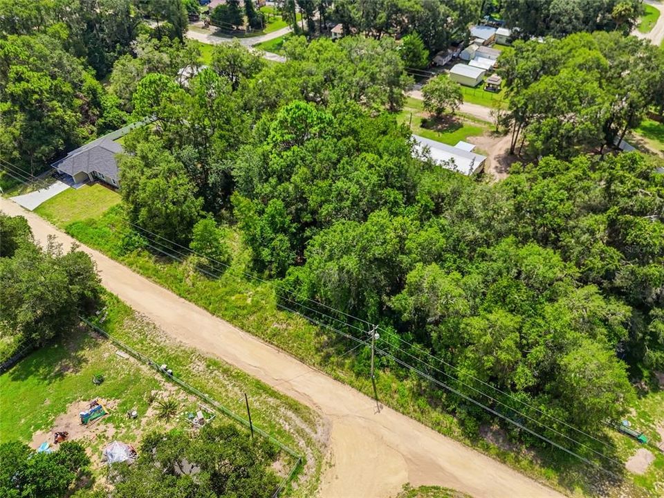 На продажу: $27,000 (0.22 acres)