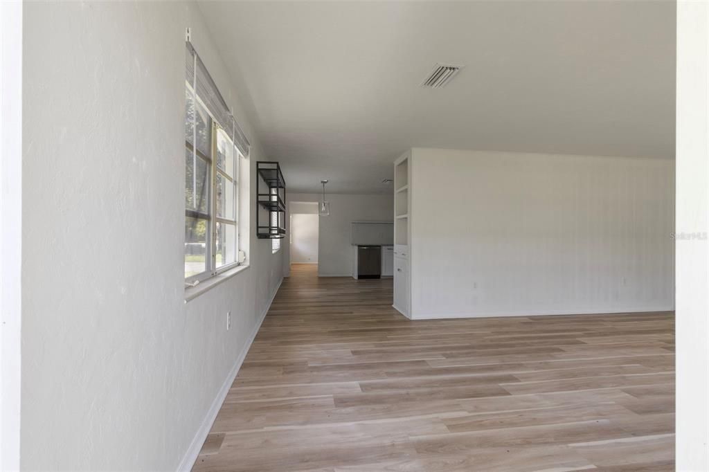 For Sale: $445,000 (3 beds, 2 baths, 1620 Square Feet)