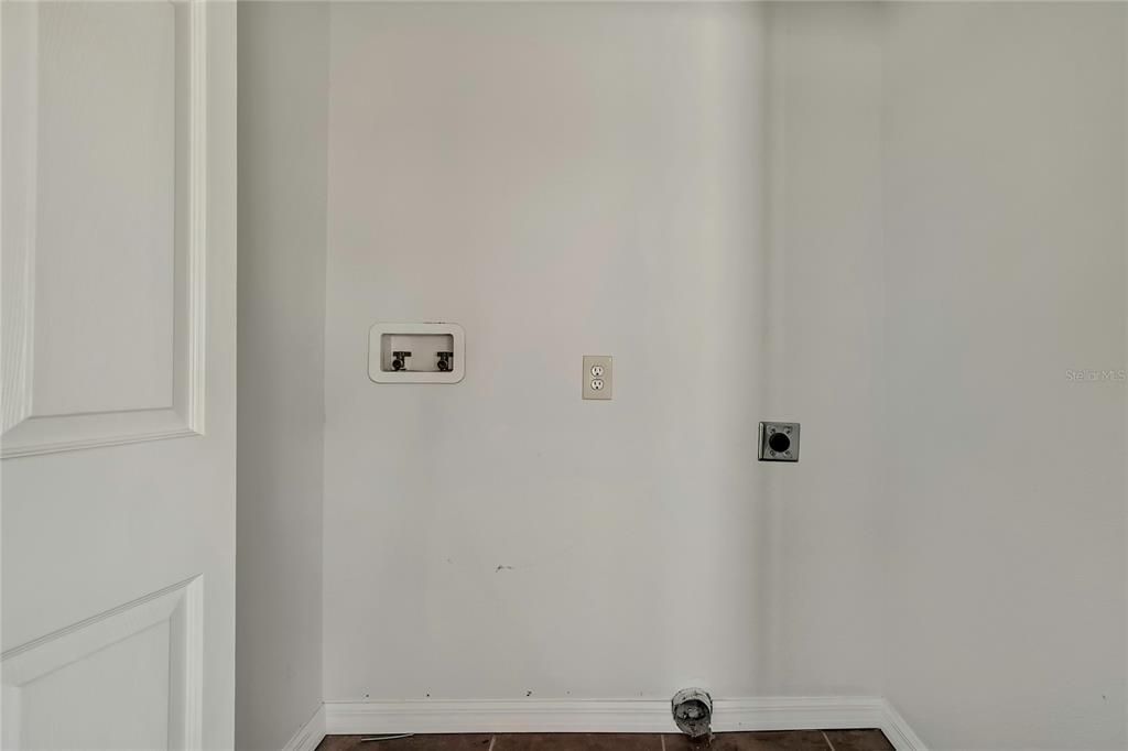 For Sale: $415,000 (6 beds, 0 baths, 1656 Square Feet)