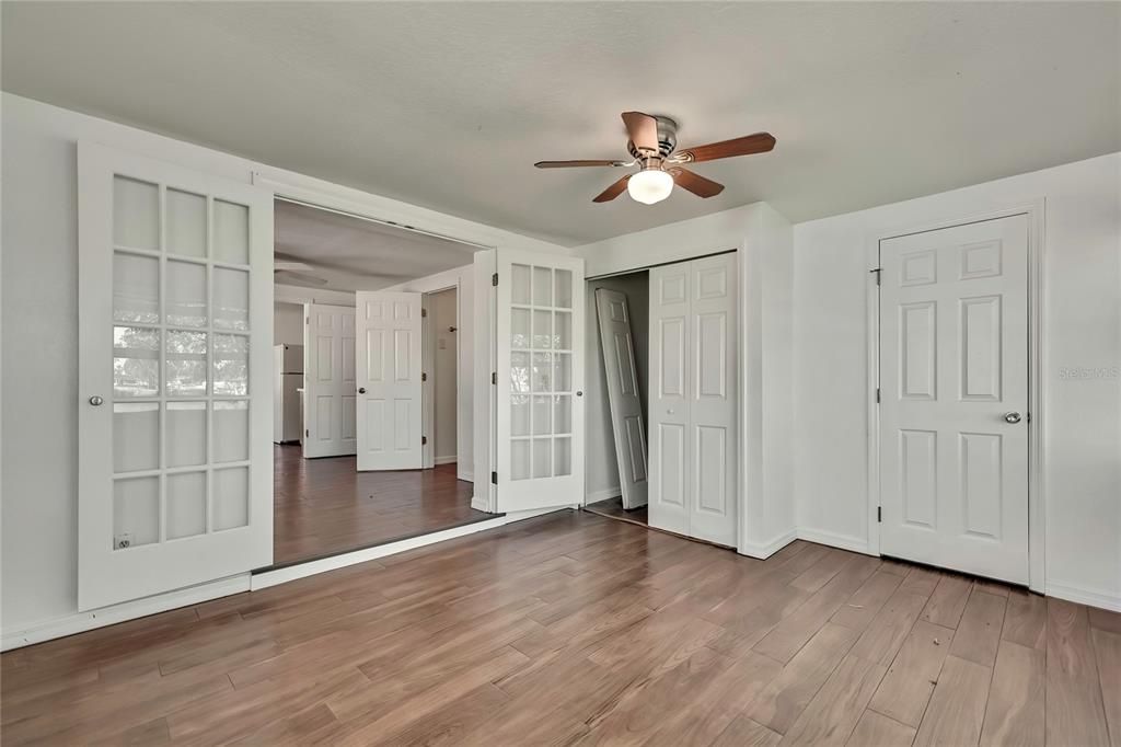 For Sale: $415,000 (6 beds, 0 baths, 1656 Square Feet)