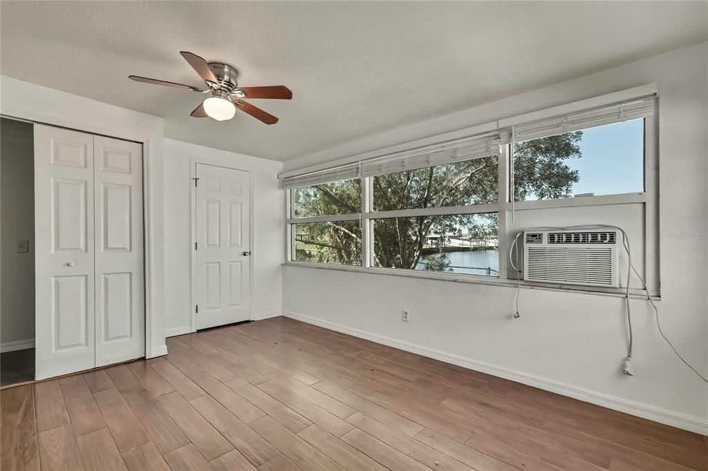 For Sale: $415,000 (6 beds, 0 baths, 1656 Square Feet)