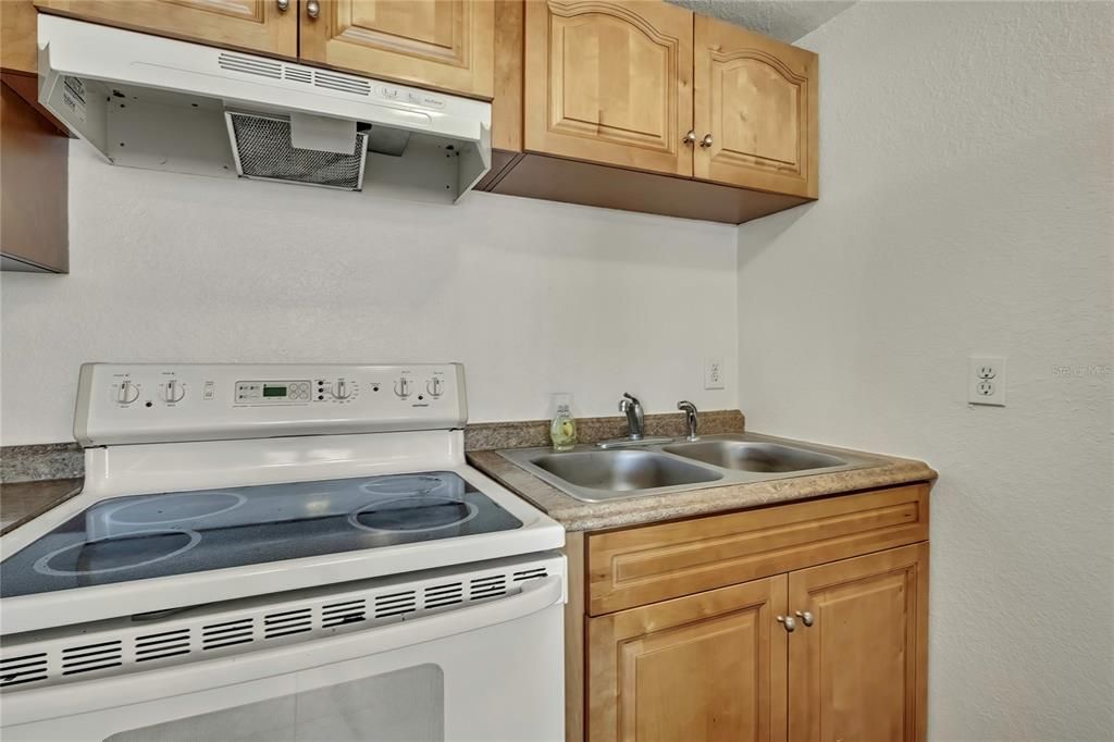 For Sale: $415,000 (6 beds, 0 baths, 1656 Square Feet)