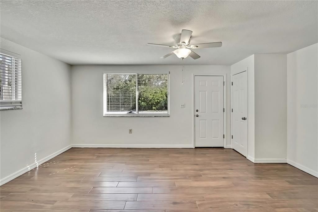 For Sale: $415,000 (6 beds, 0 baths, 1656 Square Feet)