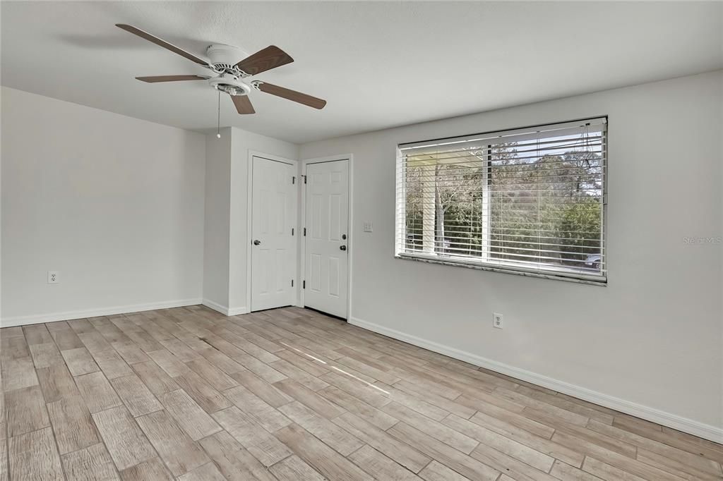For Sale: $415,000 (6 beds, 0 baths, 1656 Square Feet)