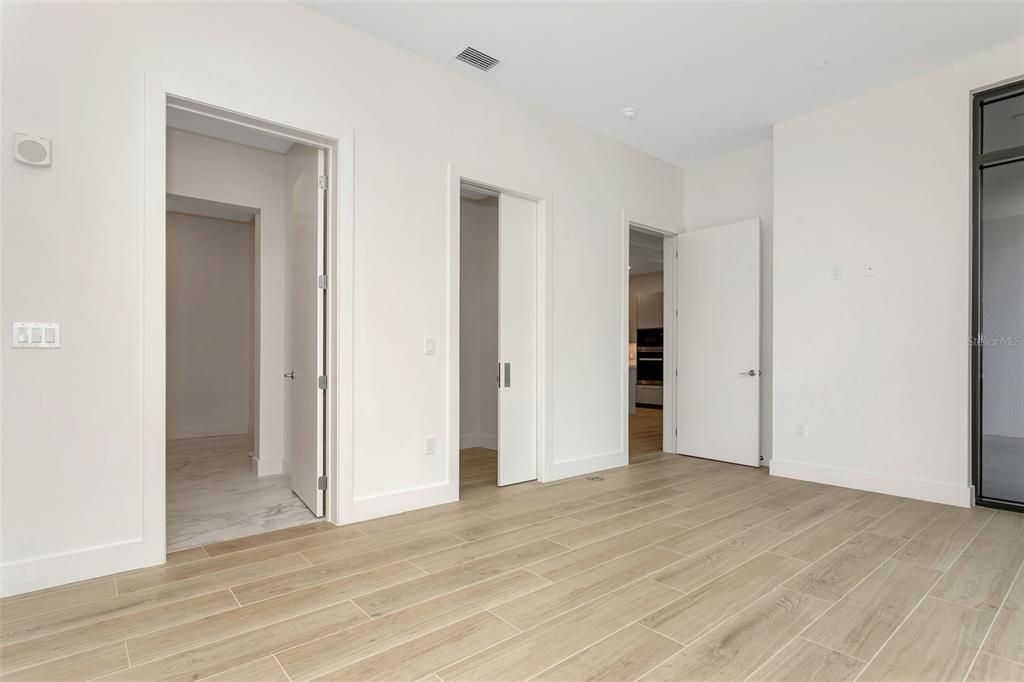 В аренду: $3,700 (1 спален, 1 ванн, 1039 Квадратных фут)