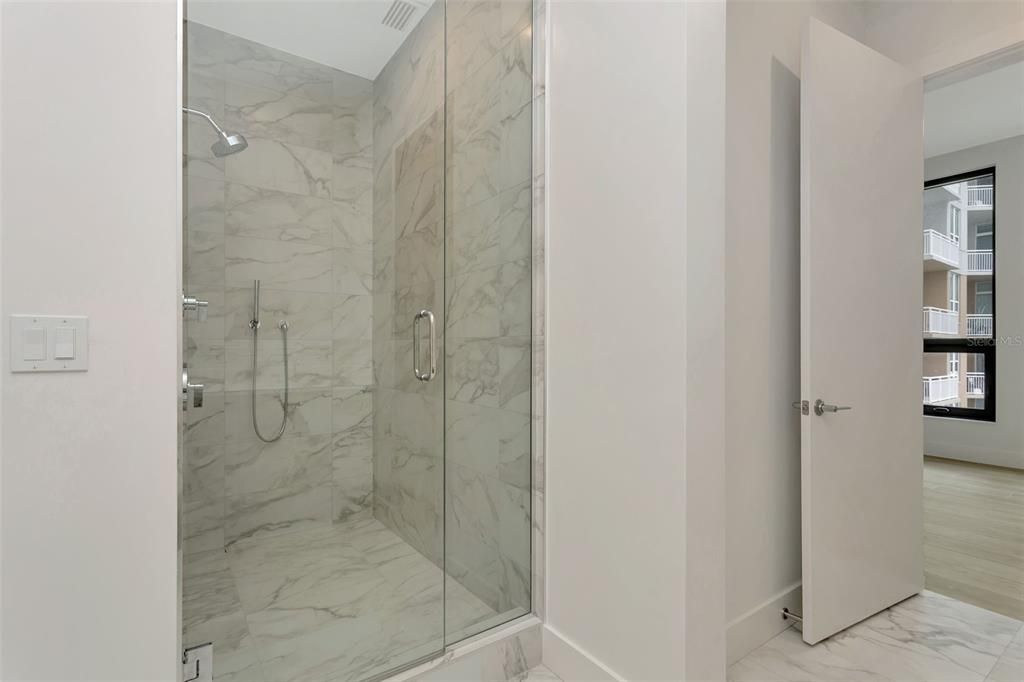 В аренду: $3,700 (1 спален, 1 ванн, 1039 Квадратных фут)