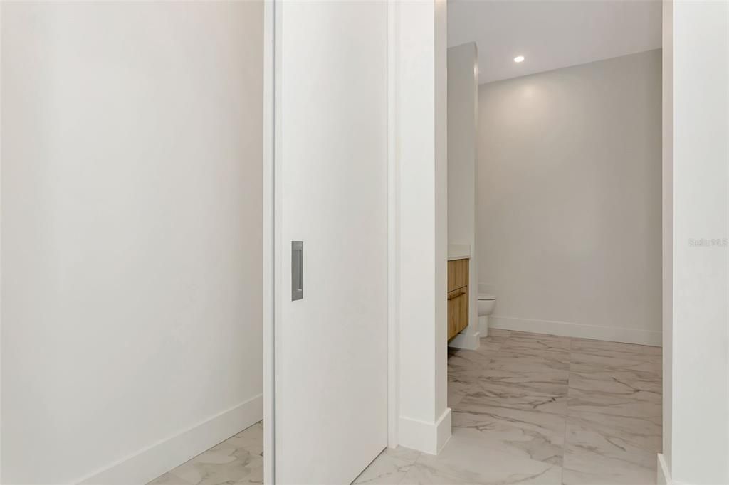 В аренду: $3,700 (1 спален, 1 ванн, 1039 Квадратных фут)