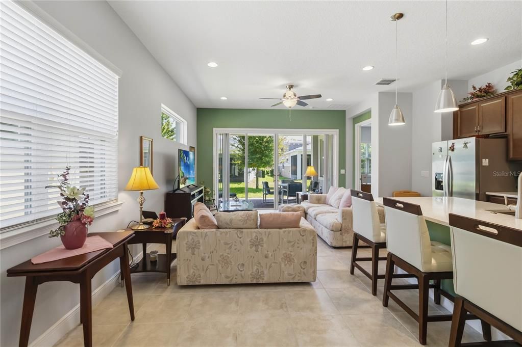 En Venta: $308,999 (2 camas, 2 baños, 1464 Pies cuadrados)