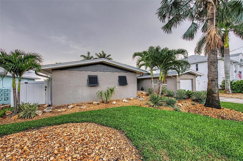 For Sale: $1,399,000 (3 beds, 2 baths, 2299 Square Feet)