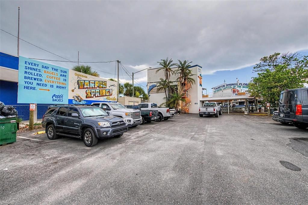 For Sale: $1,399,000 (3 beds, 2 baths, 2299 Square Feet)