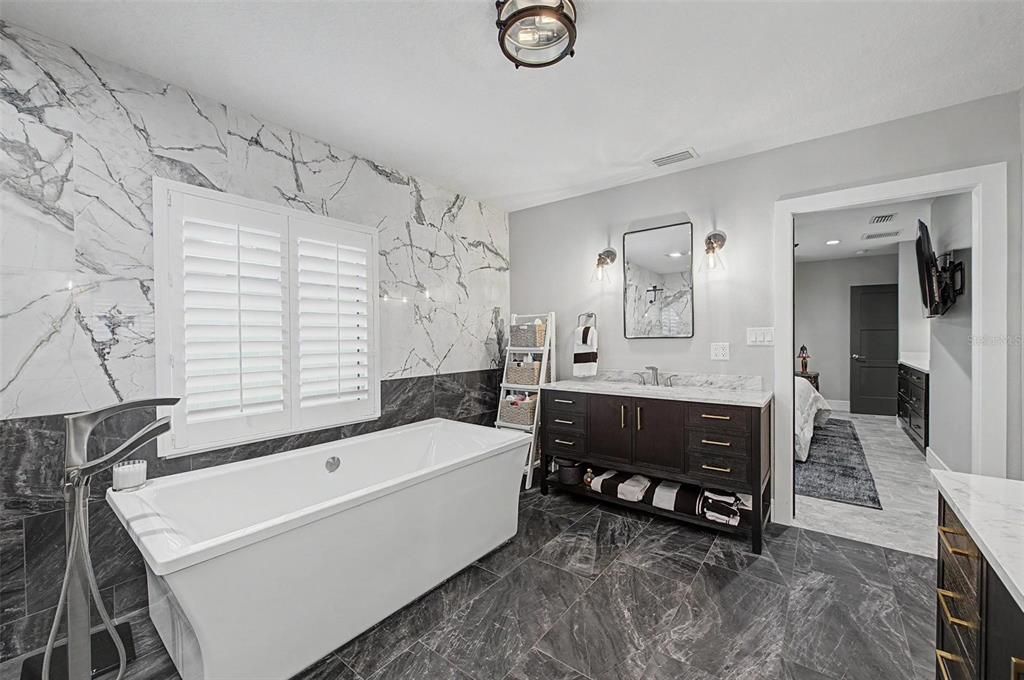 For Sale: $1,399,000 (3 beds, 2 baths, 2299 Square Feet)