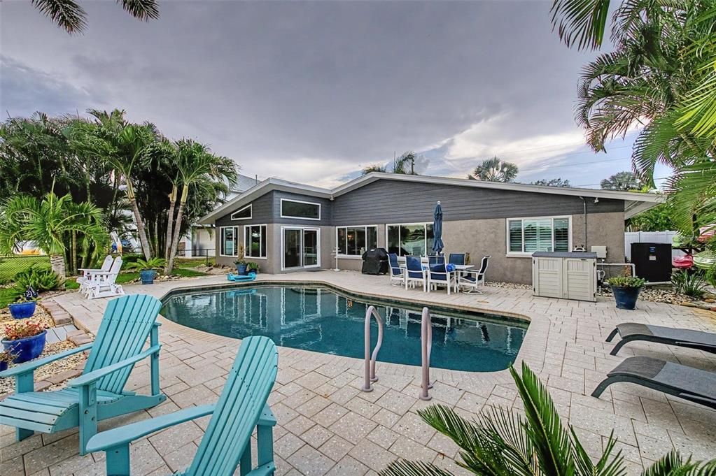 For Sale: $1,399,000 (3 beds, 2 baths, 2299 Square Feet)