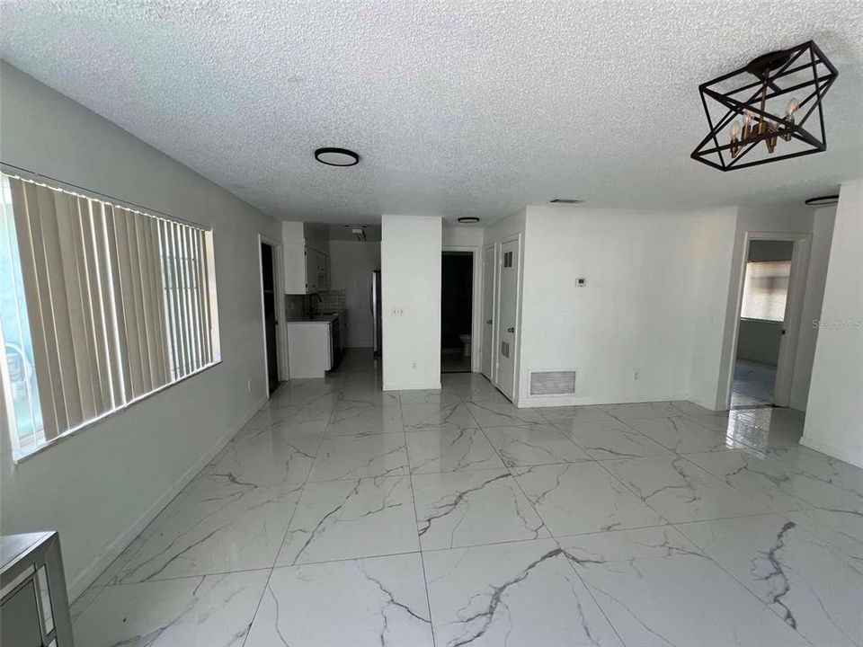 For Rent: $1,700 (3 beds, 2 baths, 1860 Square Feet)