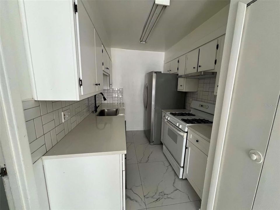 For Rent: $1,700 (3 beds, 2 baths, 1860 Square Feet)