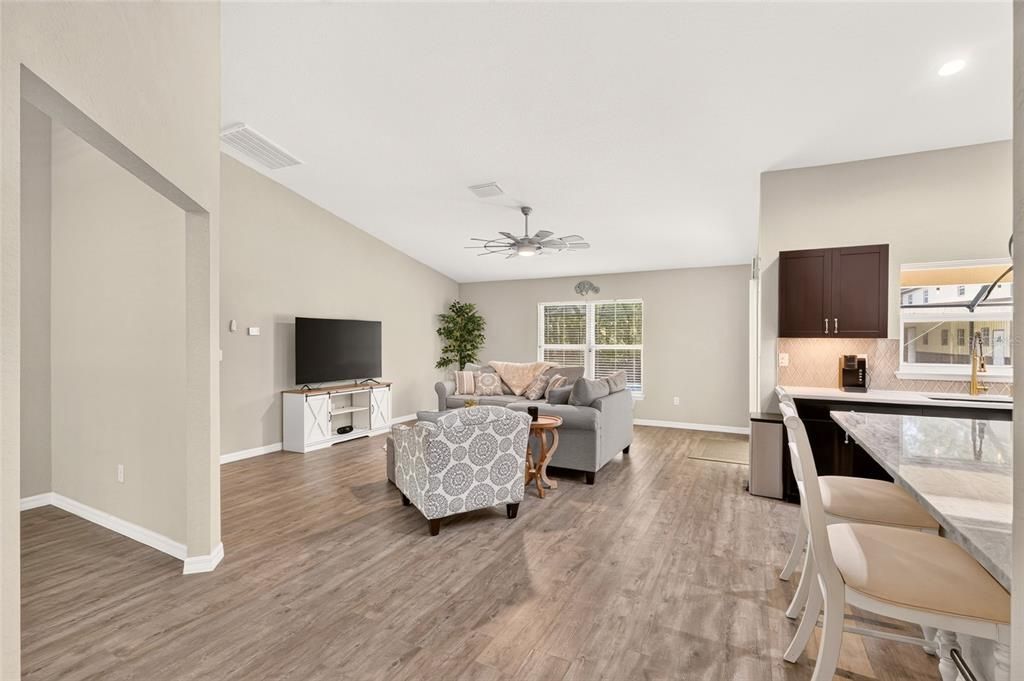 En Venta: $569,999 (3 camas, 2 baños, 1760 Pies cuadrados)