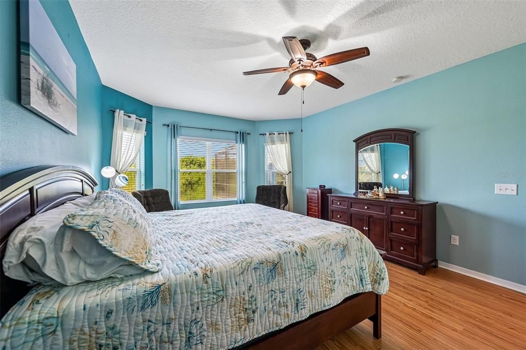 Active With Contract: $525,000 (3 beds, 2 baths, 2504 Square Feet)