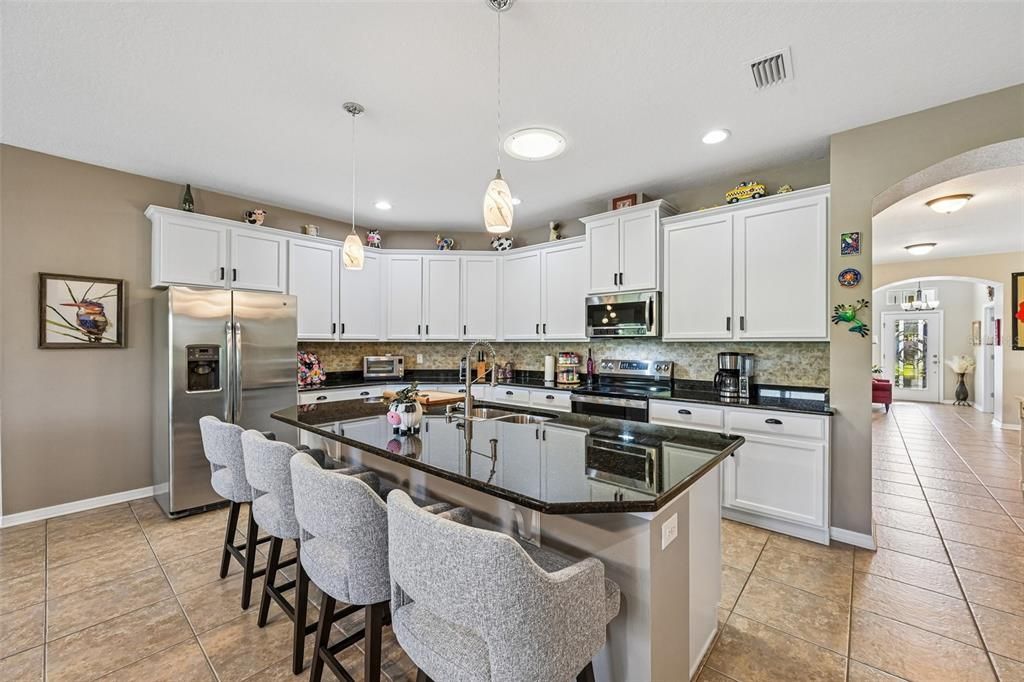 Active With Contract: $525,000 (3 beds, 2 baths, 2504 Square Feet)