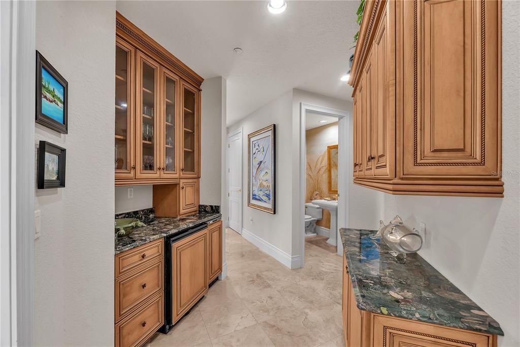 En Venta: $3,550,000 (3 camas, 4 baños, 3945 Pies cuadrados)