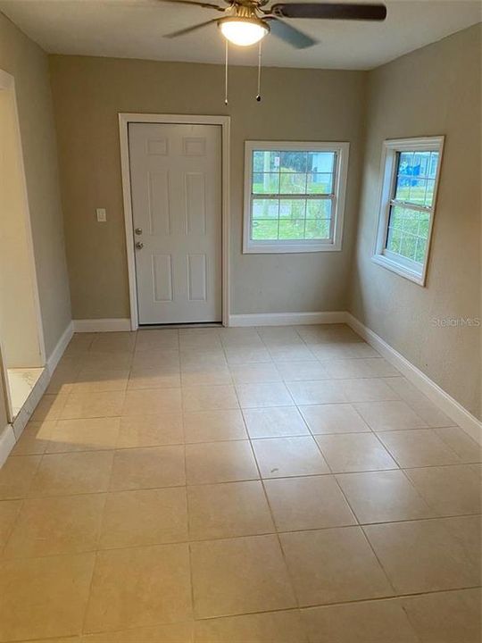 En Venta: $209,900 (2 camas, 1 baños, 914 Pies cuadrados)