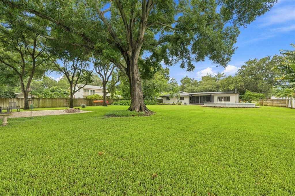 En Venta: $1,295,000 (4 camas, 3 baños, 2566 Pies cuadrados)