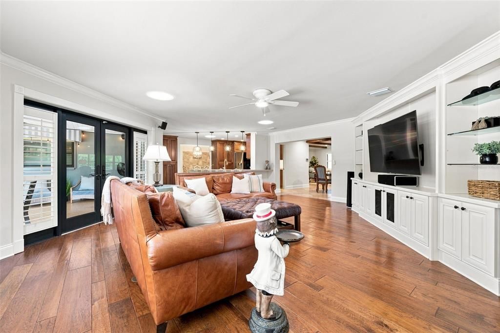 En Venta: $1,295,000 (4 camas, 3 baños, 2566 Pies cuadrados)