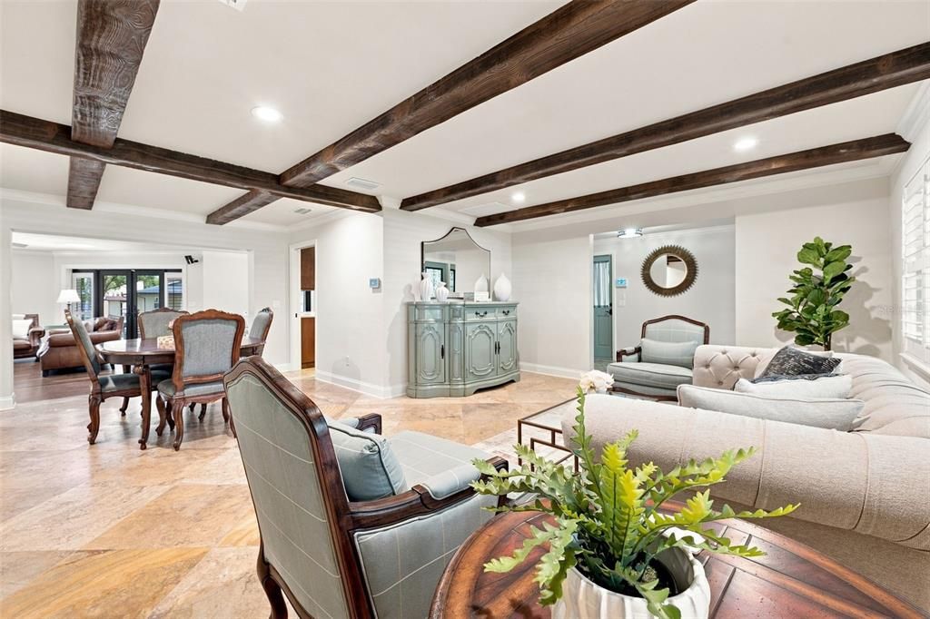 En Venta: $1,295,000 (4 camas, 3 baños, 2566 Pies cuadrados)