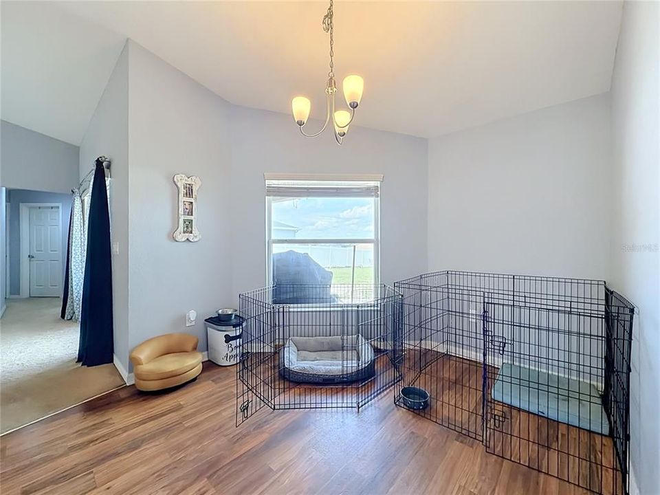 En Venta: $298,900 (4 camas, 2 baños, 1835 Pies cuadrados)