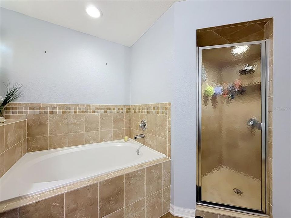 En Venta: $298,900 (4 camas, 2 baños, 1835 Pies cuadrados)