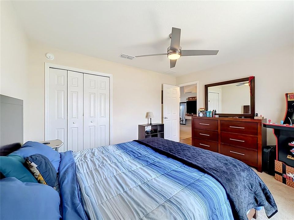 En Venta: $298,900 (4 camas, 2 baños, 1835 Pies cuadrados)