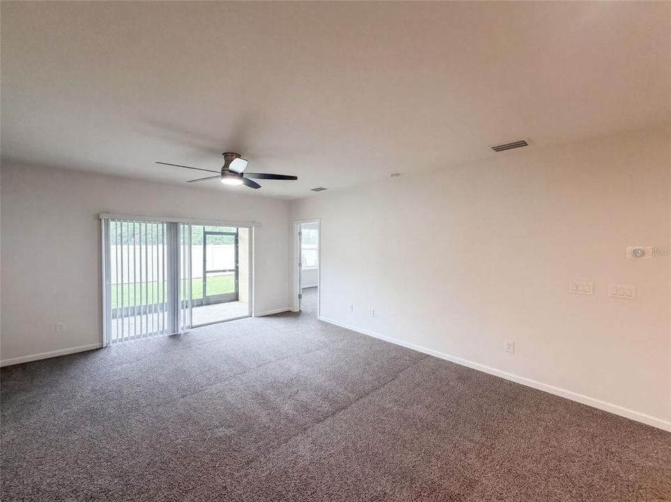 En Venta: $298,000 (3 camas, 2 baños, 1532 Pies cuadrados)