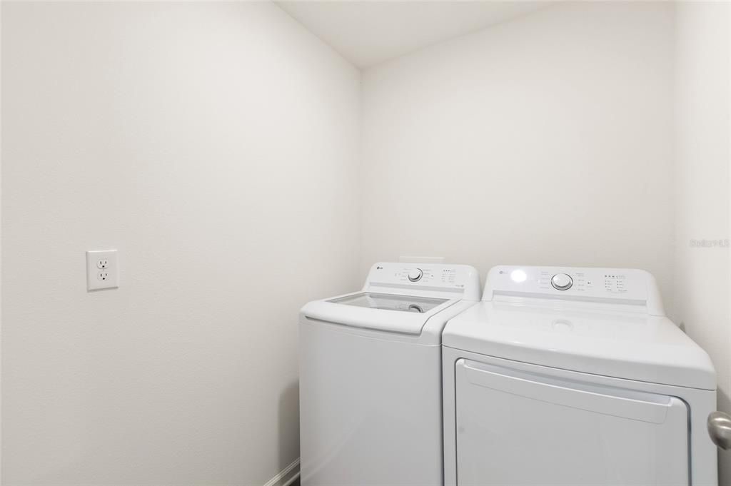 For Rent: $1,695 (3 beds, 2 baths, 1259 Square Feet)