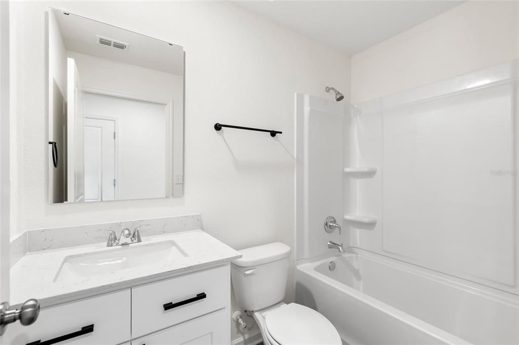 For Rent: $1,695 (3 beds, 2 baths, 1259 Square Feet)