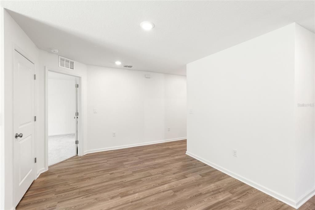 For Rent: $1,695 (3 beds, 2 baths, 1259 Square Feet)