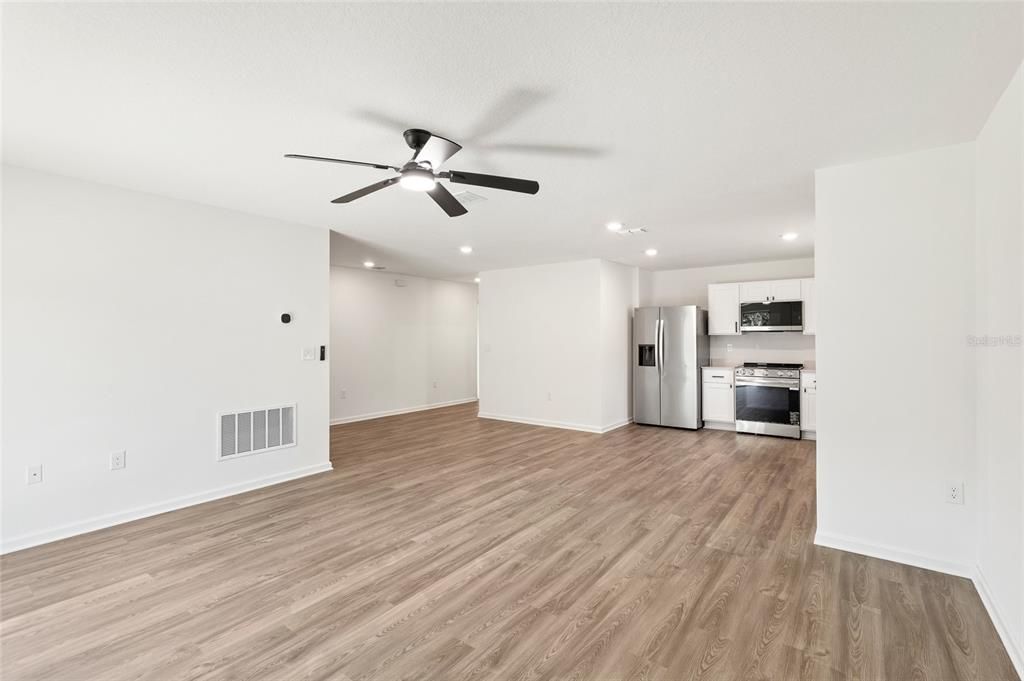 For Rent: $1,695 (3 beds, 2 baths, 1259 Square Feet)
