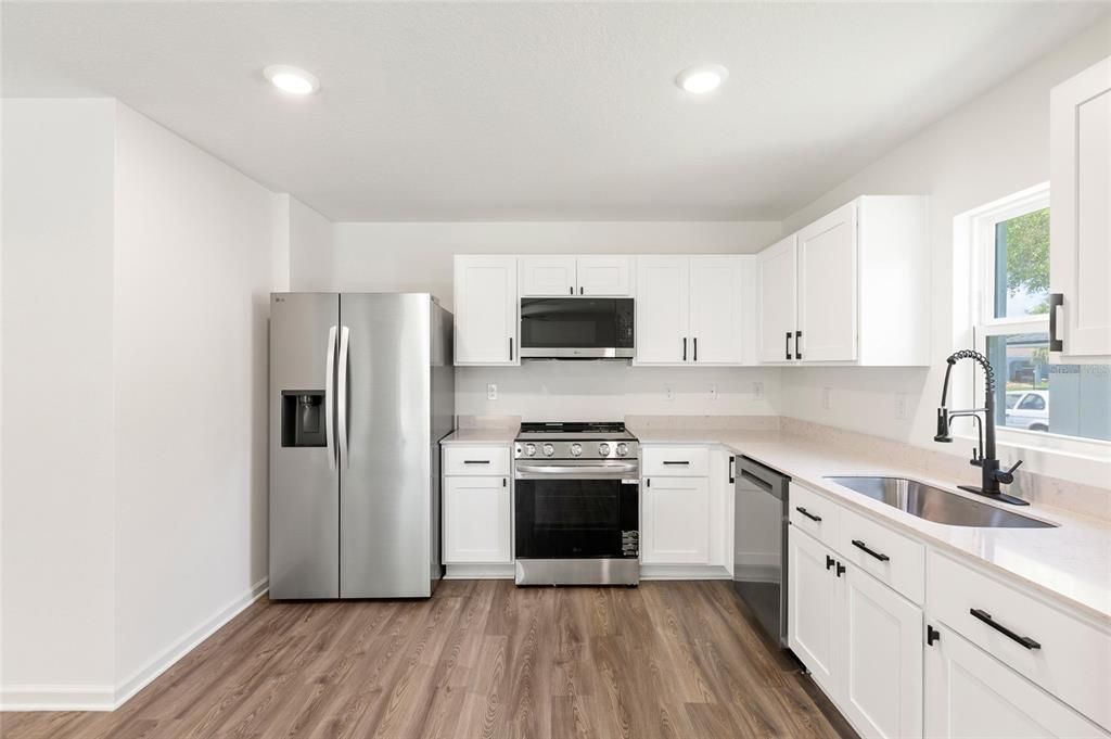 For Rent: $1,695 (3 beds, 2 baths, 1259 Square Feet)