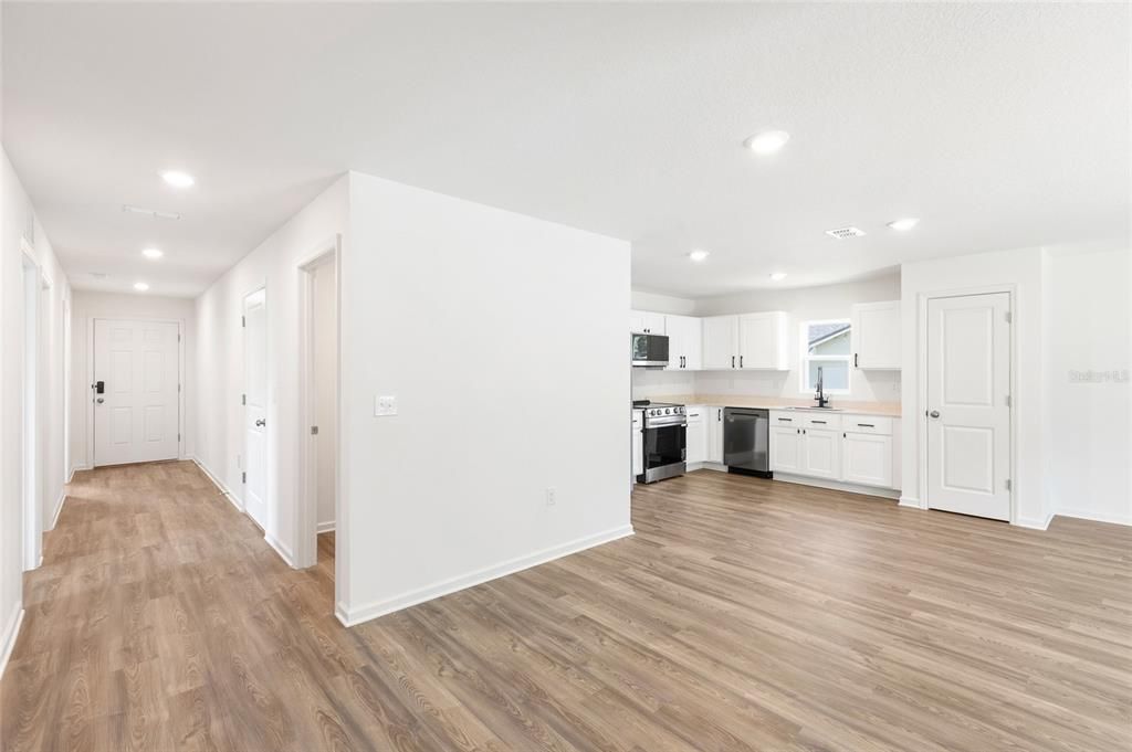 For Rent: $1,695 (3 beds, 2 baths, 1259 Square Feet)