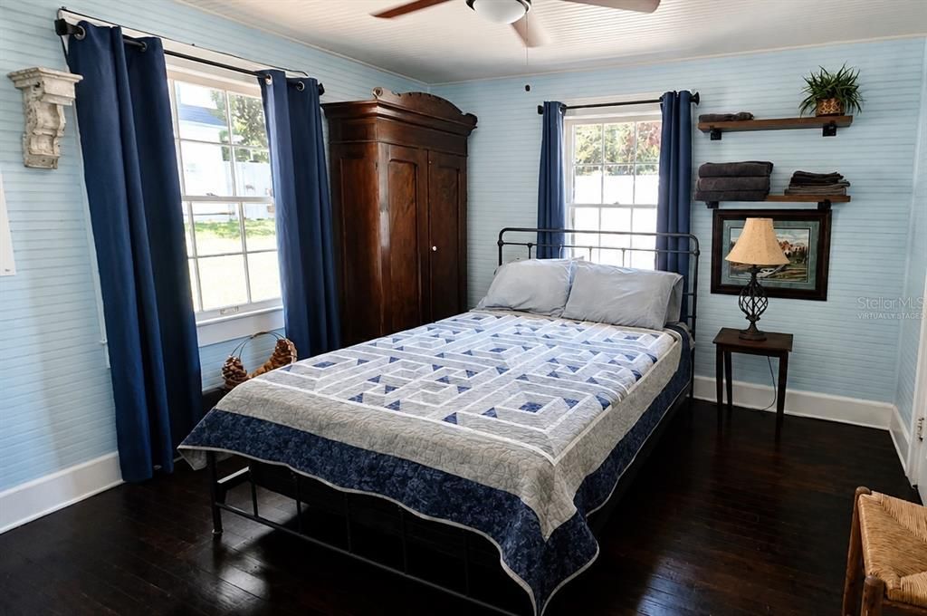 For Sale: $370,000 (4 beds, 0 baths, 1442 Square Feet)