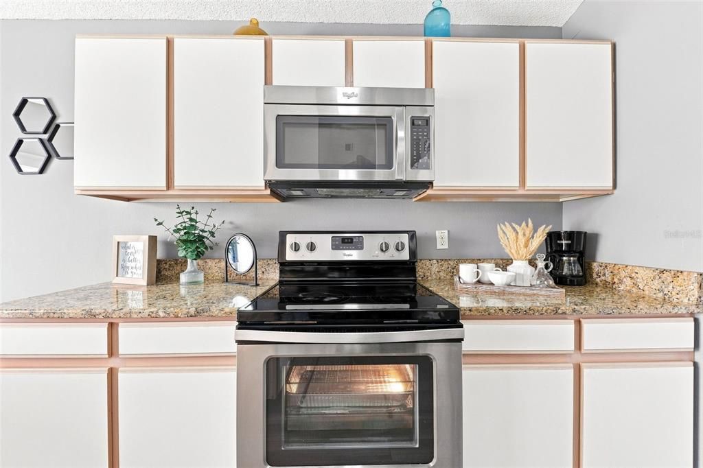 For Sale: $370,000 (4 beds, 2 baths, 1672 Square Feet)