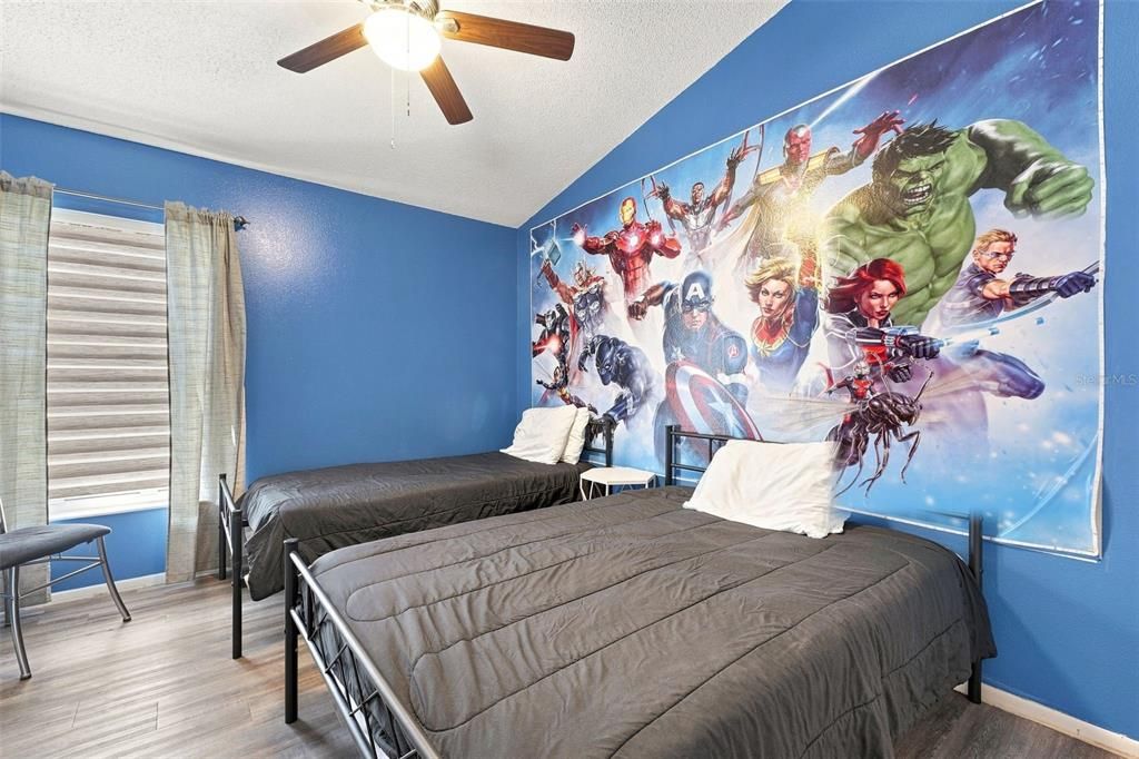 For Sale: $370,000 (4 beds, 2 baths, 1672 Square Feet)