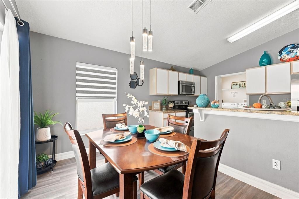 For Sale: $370,000 (4 beds, 2 baths, 1672 Square Feet)