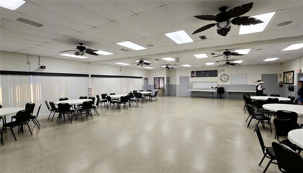 For Rent: $1,350 (2 beds, 1 baths, 825 Square Feet)
