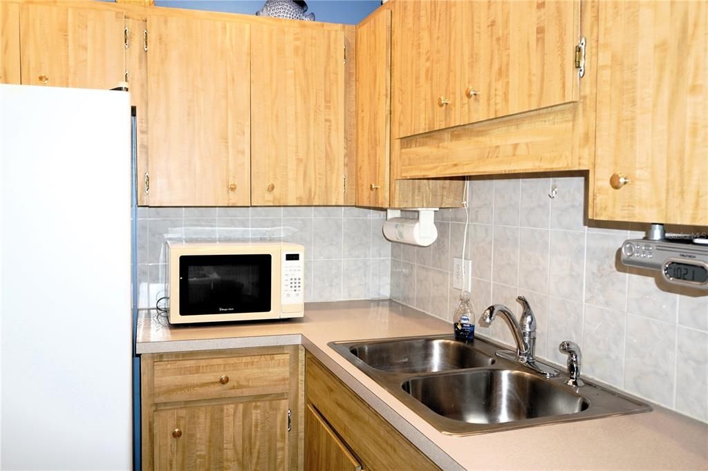 For Rent: $1,350 (2 beds, 1 baths, 825 Square Feet)