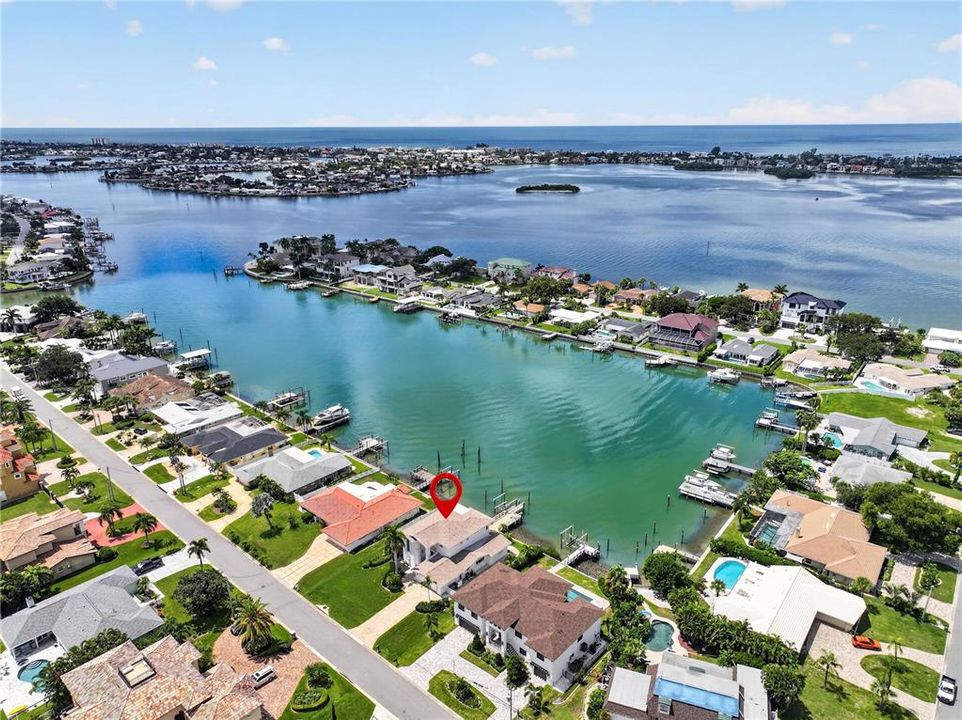 Activo con contrato: $2,095,000 (5 camas, 3 baños, 3257 Pies cuadrados)