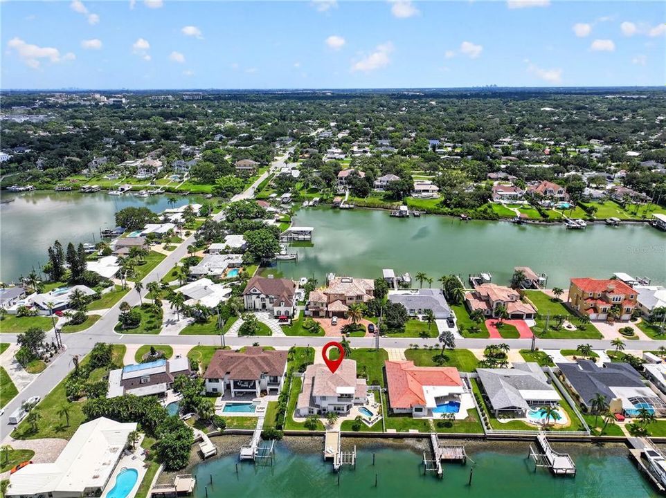 Activo con contrato: $2,095,000 (5 camas, 3 baños, 3257 Pies cuadrados)