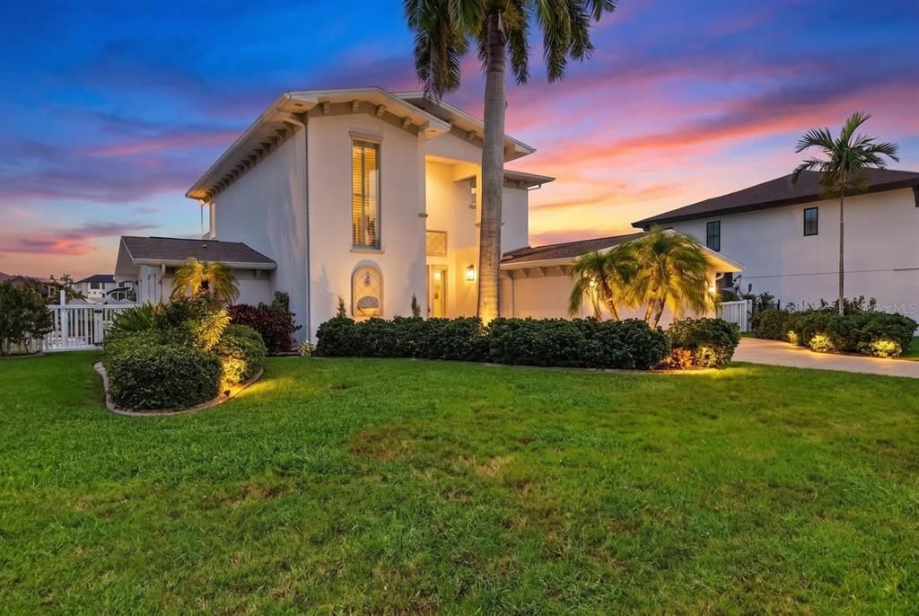 Activo con contrato: $2,095,000 (5 camas, 3 baños, 3257 Pies cuadrados)