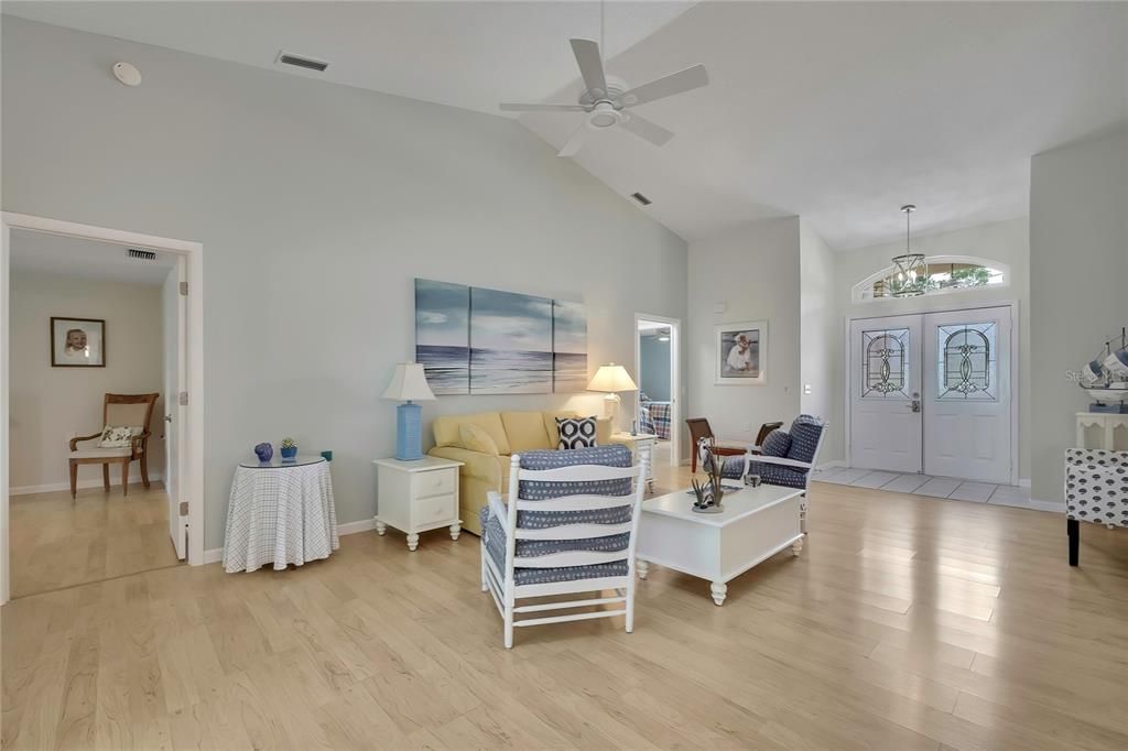 For Sale: $325,000 (2 beds, 2 baths, 1835 Square Feet)