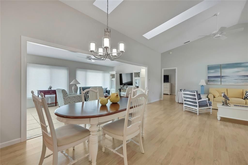 For Sale: $325,000 (2 beds, 2 baths, 1835 Square Feet)