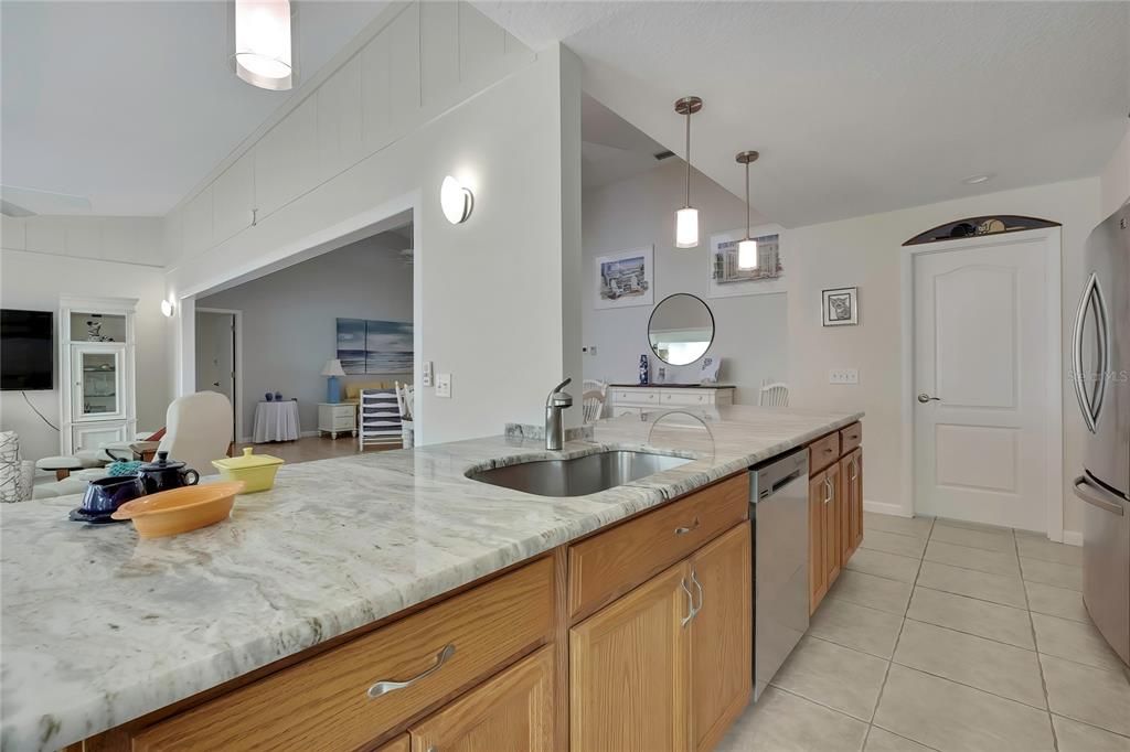 For Sale: $325,000 (2 beds, 2 baths, 1835 Square Feet)