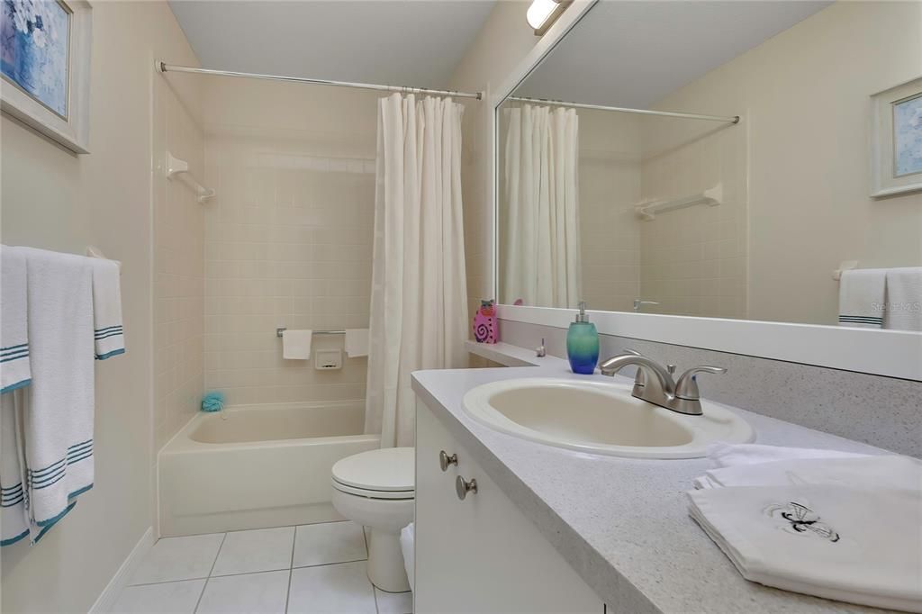 For Sale: $325,000 (2 beds, 2 baths, 1835 Square Feet)